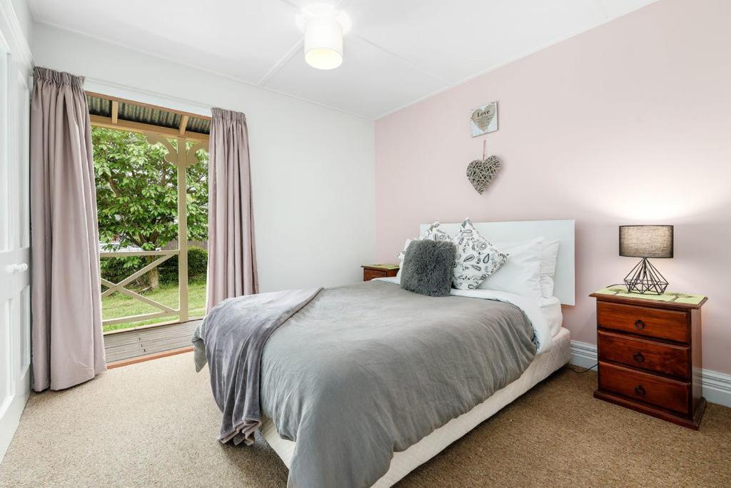 Central Peach - Queenstown Holiday Home Exterior photo